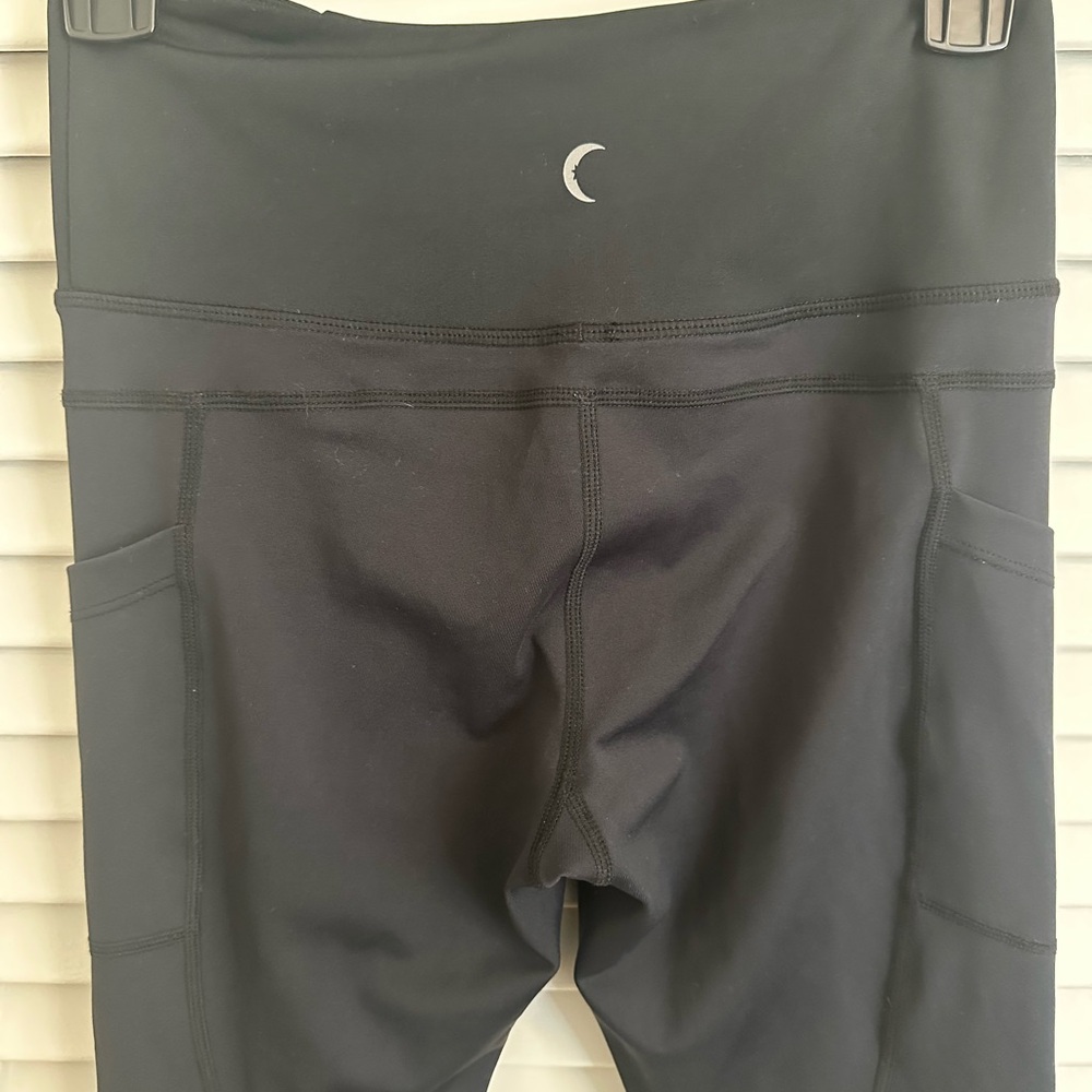 ZYIA Black High-Waisted Leggings size 4